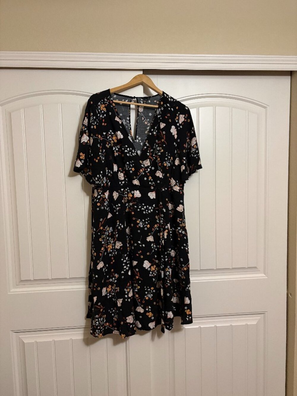 Torrid Faux Wrap Dress Torrid Size 2 US Size 2X Black Floral Print Short Sleeve